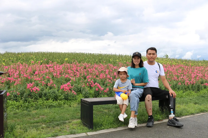 當(dāng)孩子指著假肢發(fā)問(wèn)，這樣跟孩子解釋更得體！